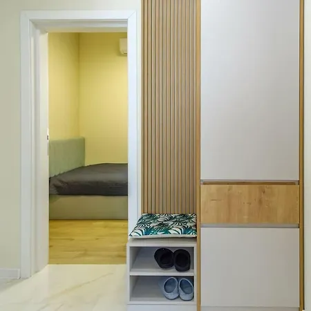Springtime - Top Central 2-bdr Apartman